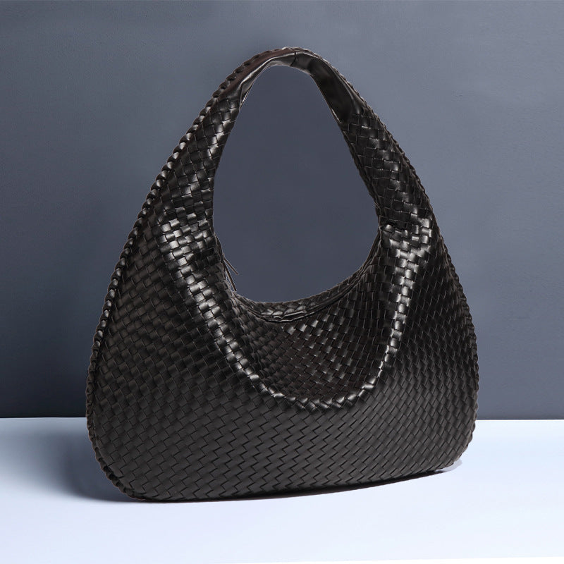 Crescent shaped women's bag hand woven hand-held dumpling bag fashionable single shoulder armpit bag