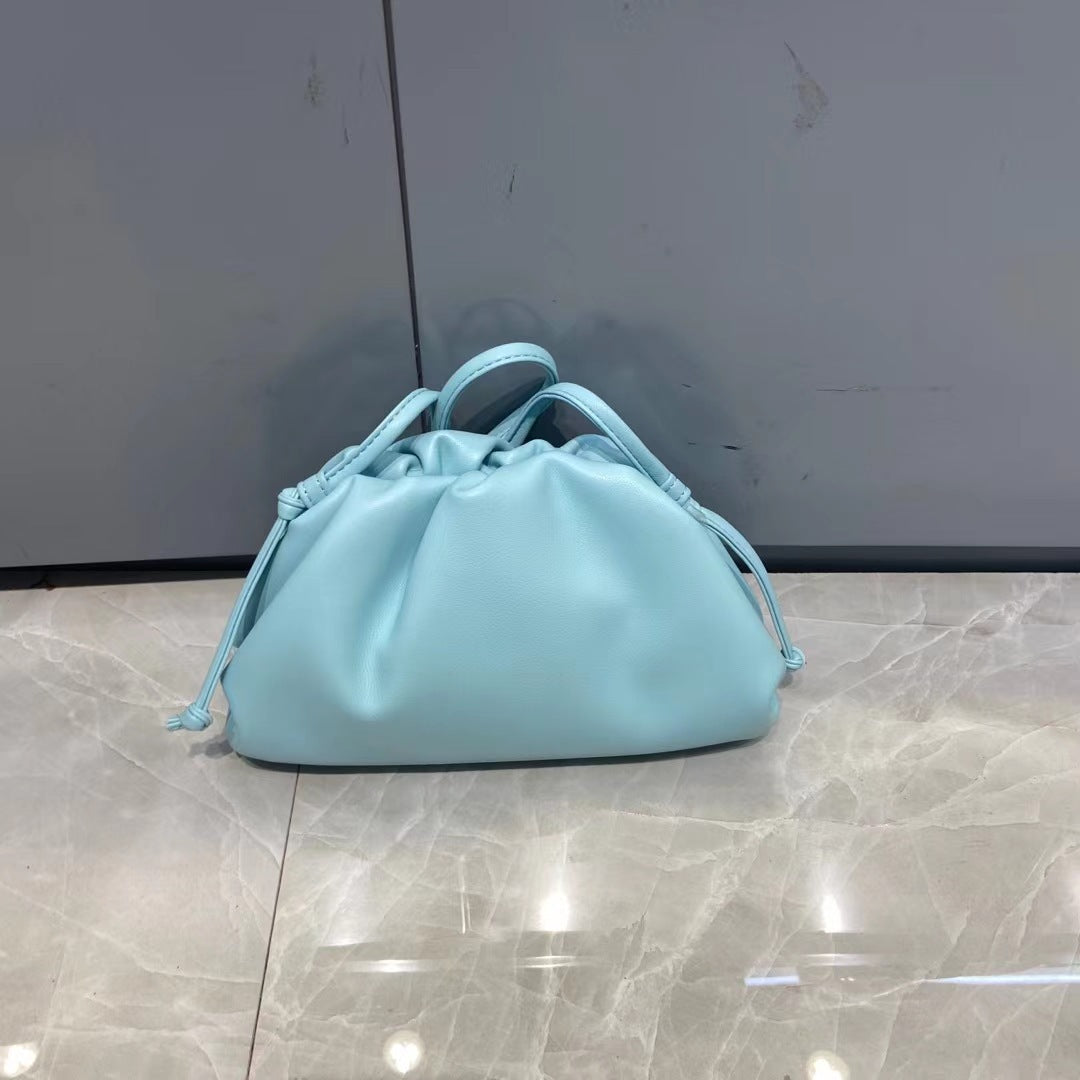 Summer New Cloud Bag Net Red Leather Women's Bag Solid Color Trend Single Shoulder Messenger Bag Dumpling Clutch Bag