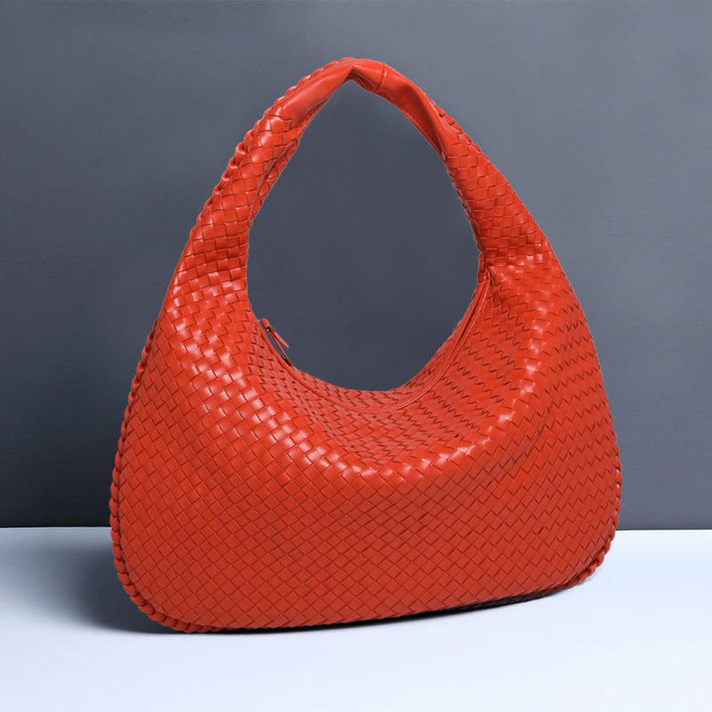 Crescent shaped women's bag hand woven hand-held dumpling bag fashionable single shoulder armpit bag