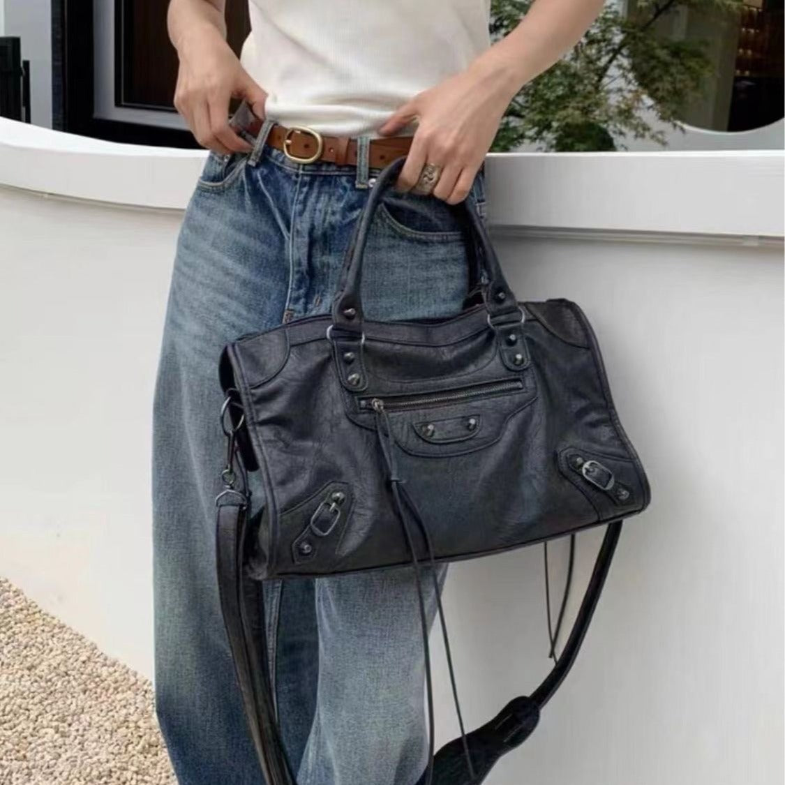 Rivet motorcycle bag ABG hot girl bag high-end large-capacity shoulder bag that can be carried diagonally or by hand